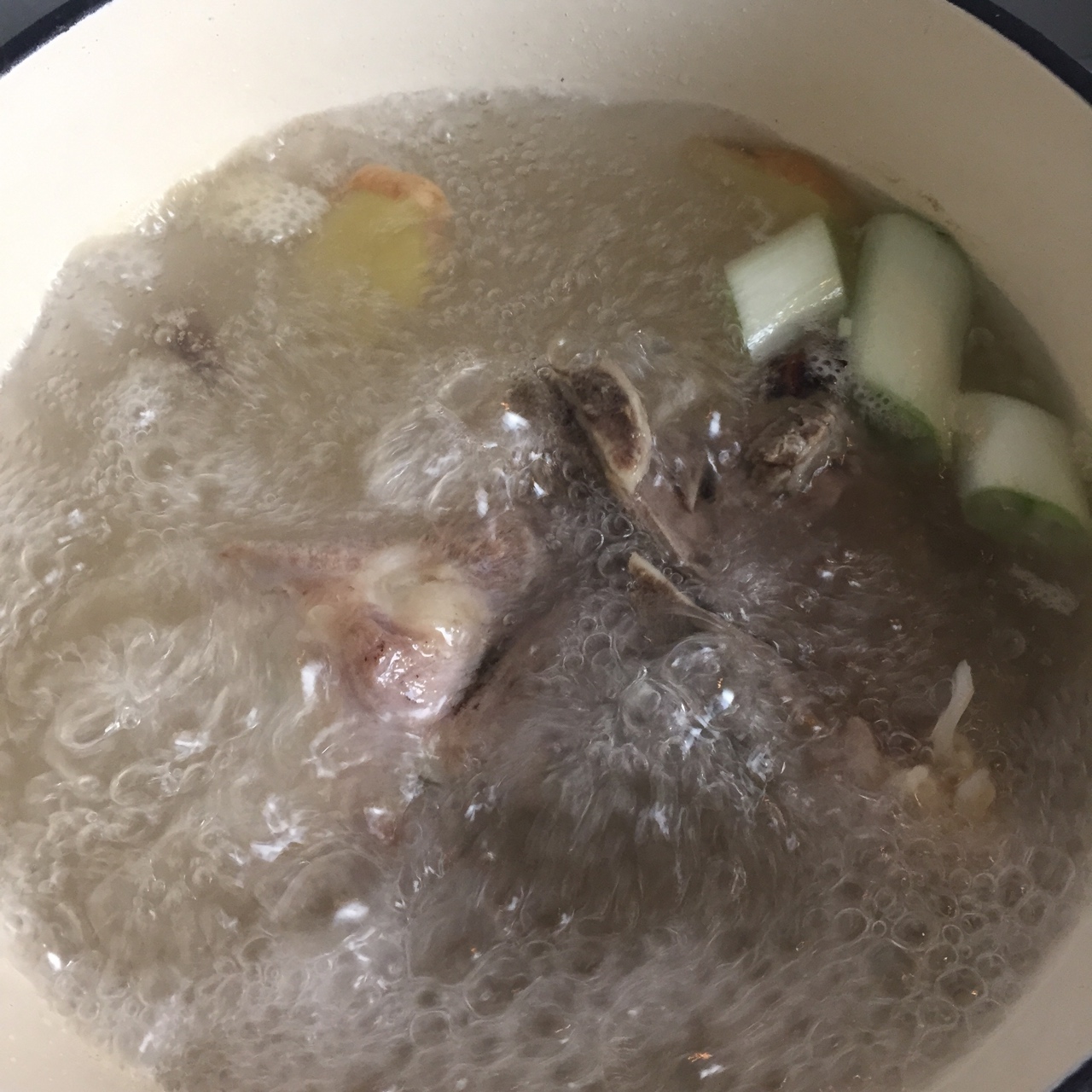豬骨蛋白質大補湯的做法 步骤2