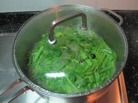 紫蘇芹菜的做法 步骤2