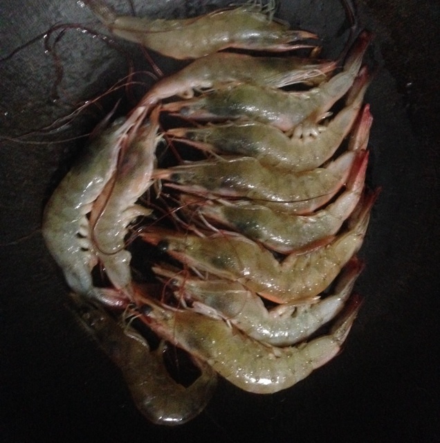 煎焗紫蘇蝦的做法 步骤4