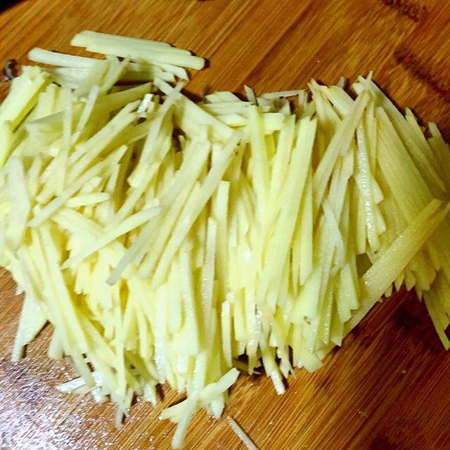 香煎土豆絲的做法 步骤1