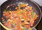 金槍魚辣白菜炒飯的做法 步骤3