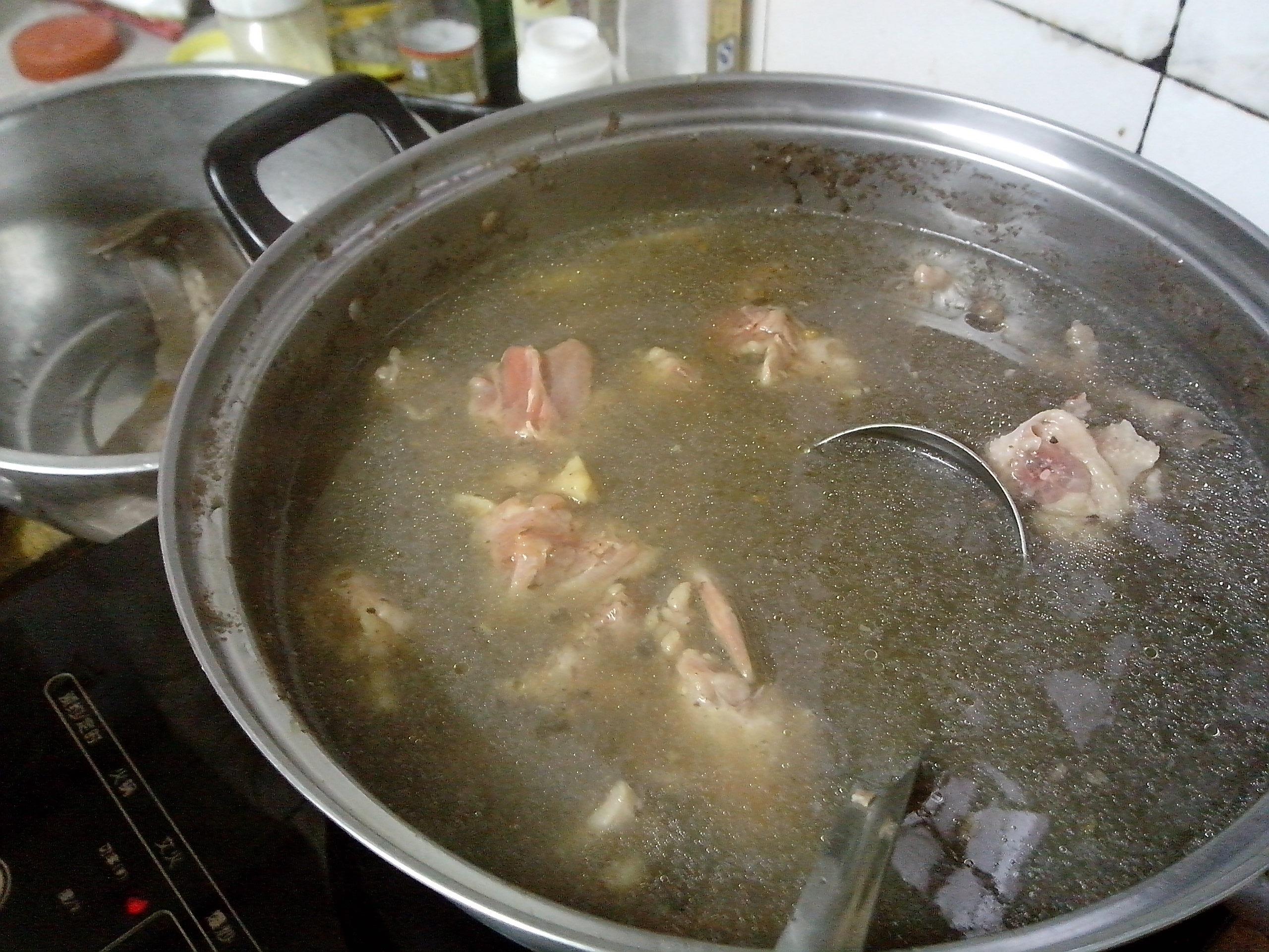 牛蒡豬橫脷湯的做法 步骤5