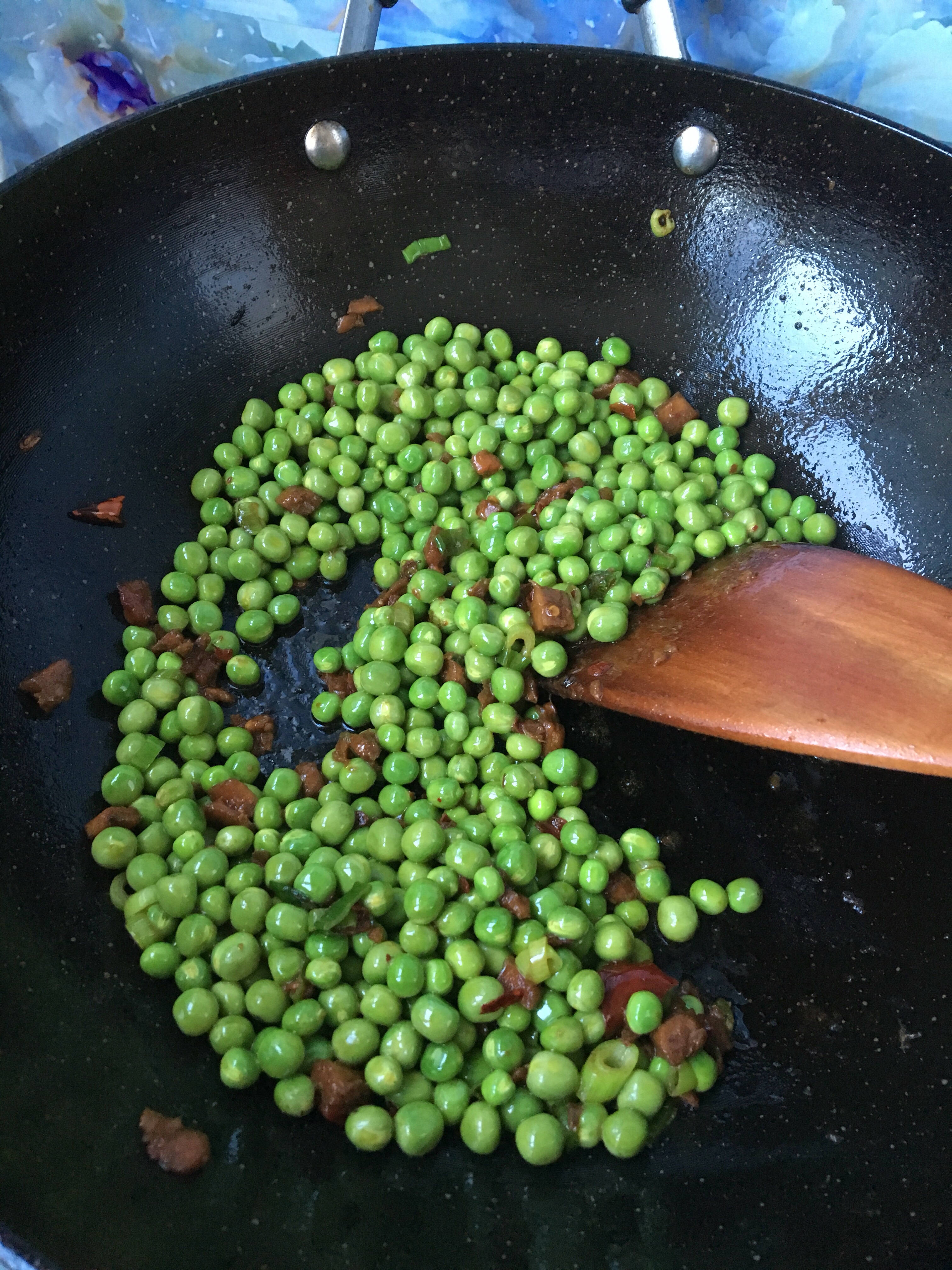 醬牛蒡燜豌豆的做法 步骤5