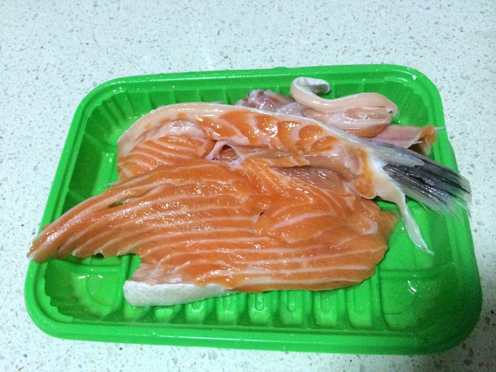 《昨日的美食》之鮭魚牛蒡舞菇炊飯（仮）的做法 步骤2