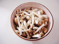 蟹味菇咖哩炒飯的做法 步骤2