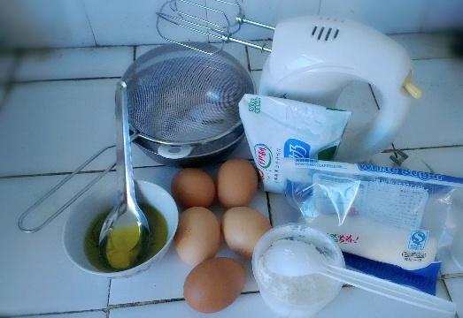 電飯鍋戚風蛋糕的做法 步骤1