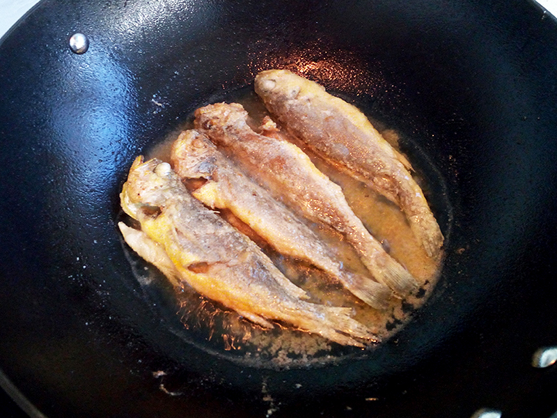 香煎黃花魚的做法 步骤10