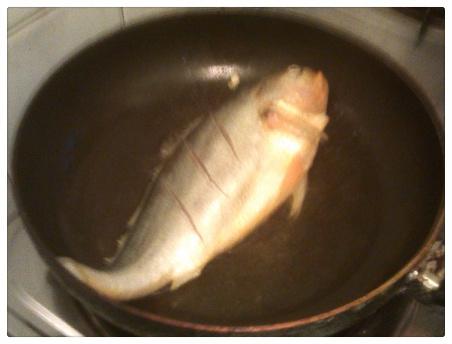 香煎黃花魚的做法 步骤2