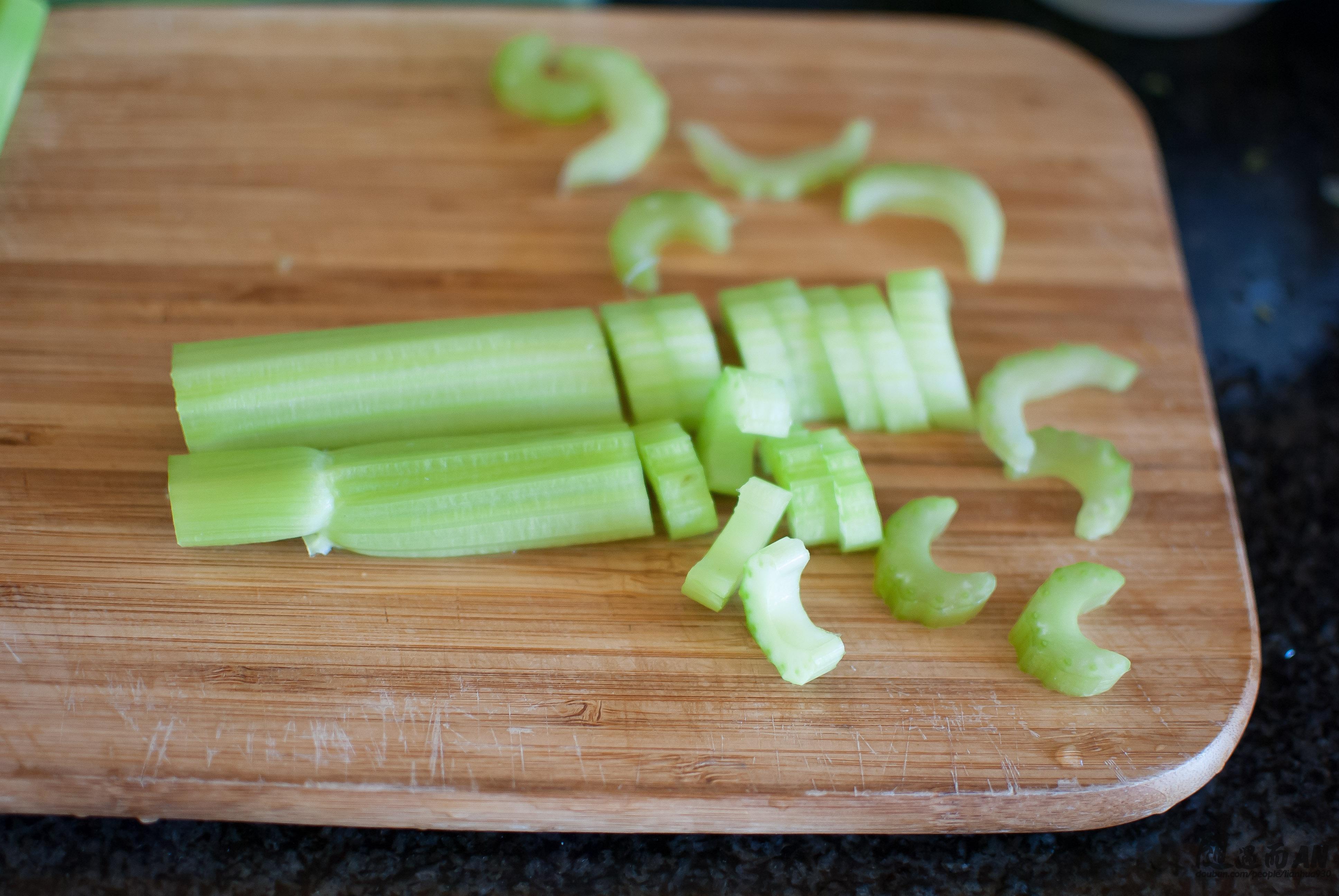 西芹花生－celery peanut的做法 步骤4