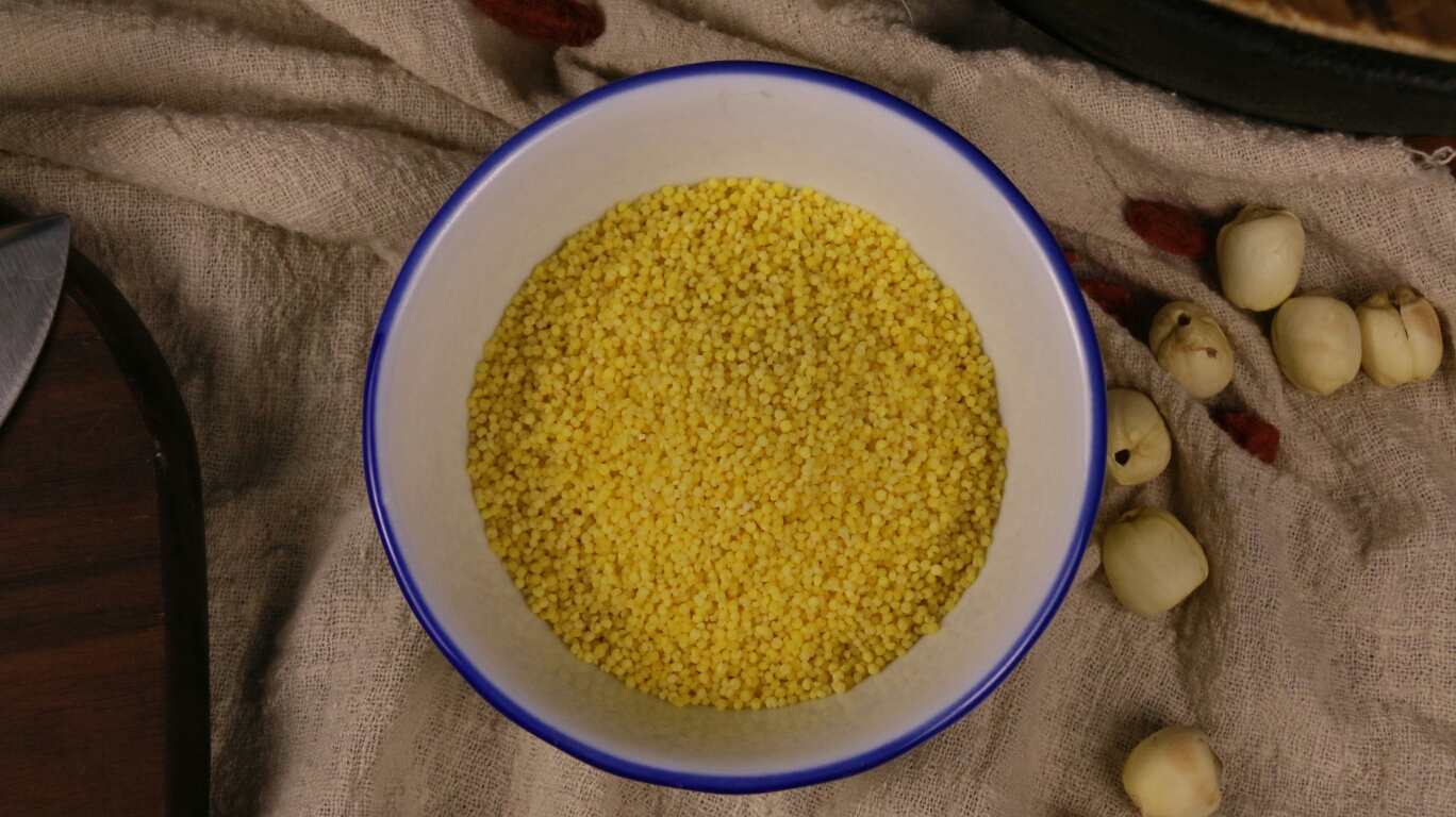 小米粥拌花釀的做法 步骤2