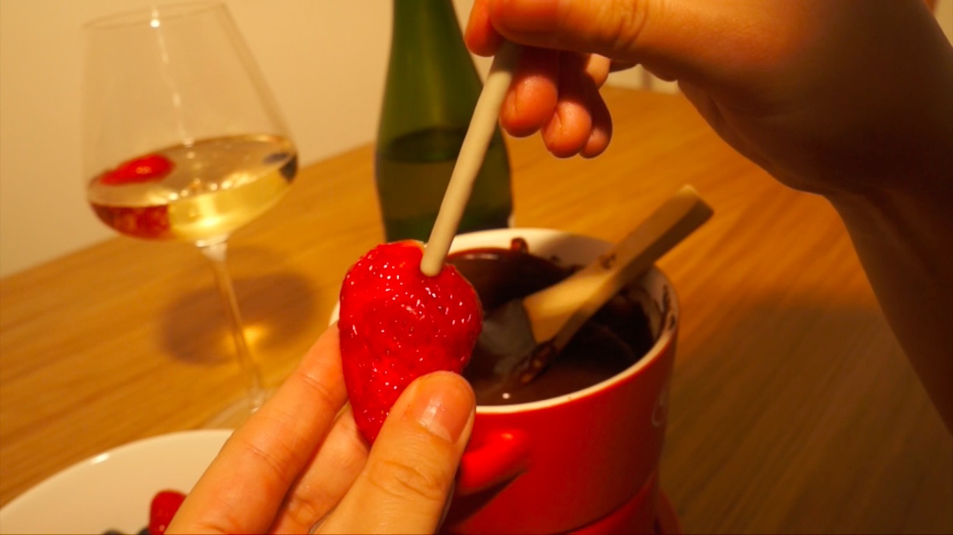 下酒菜：草莓巧克力鍋的做法 步骤3