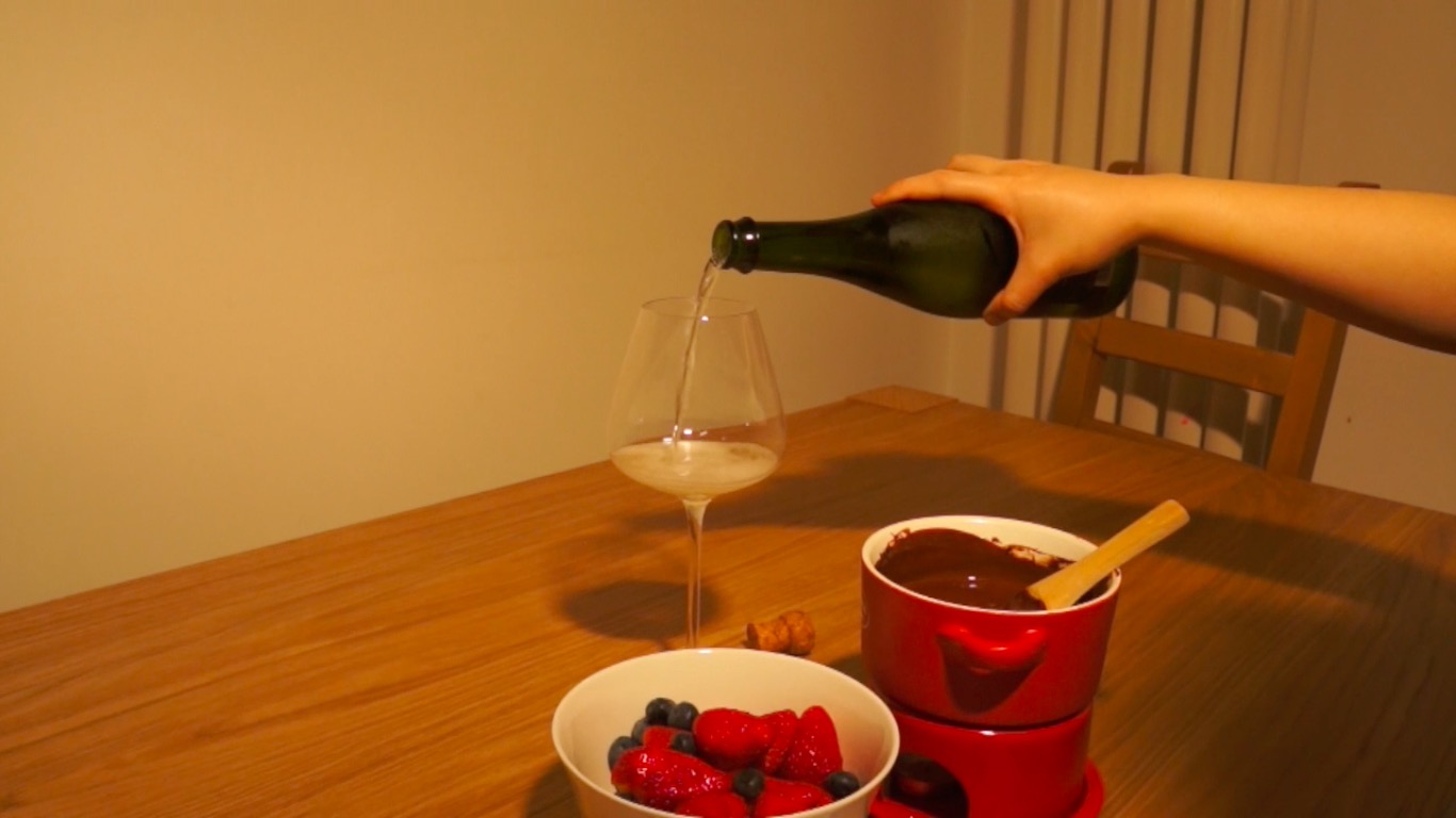 下酒菜：草莓巧克力鍋的做法 步骤4
