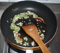 蠔油手撕捲心菜的做法 步骤6
