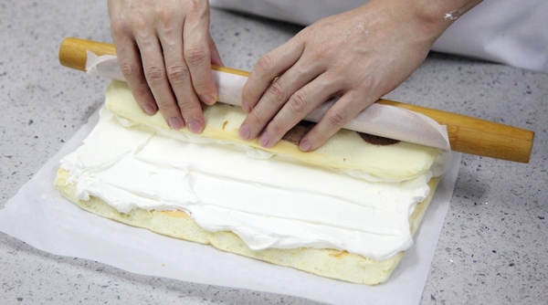 奶牛蛋糕卷+長頸鹿蛋糕卷的做法 步骤18