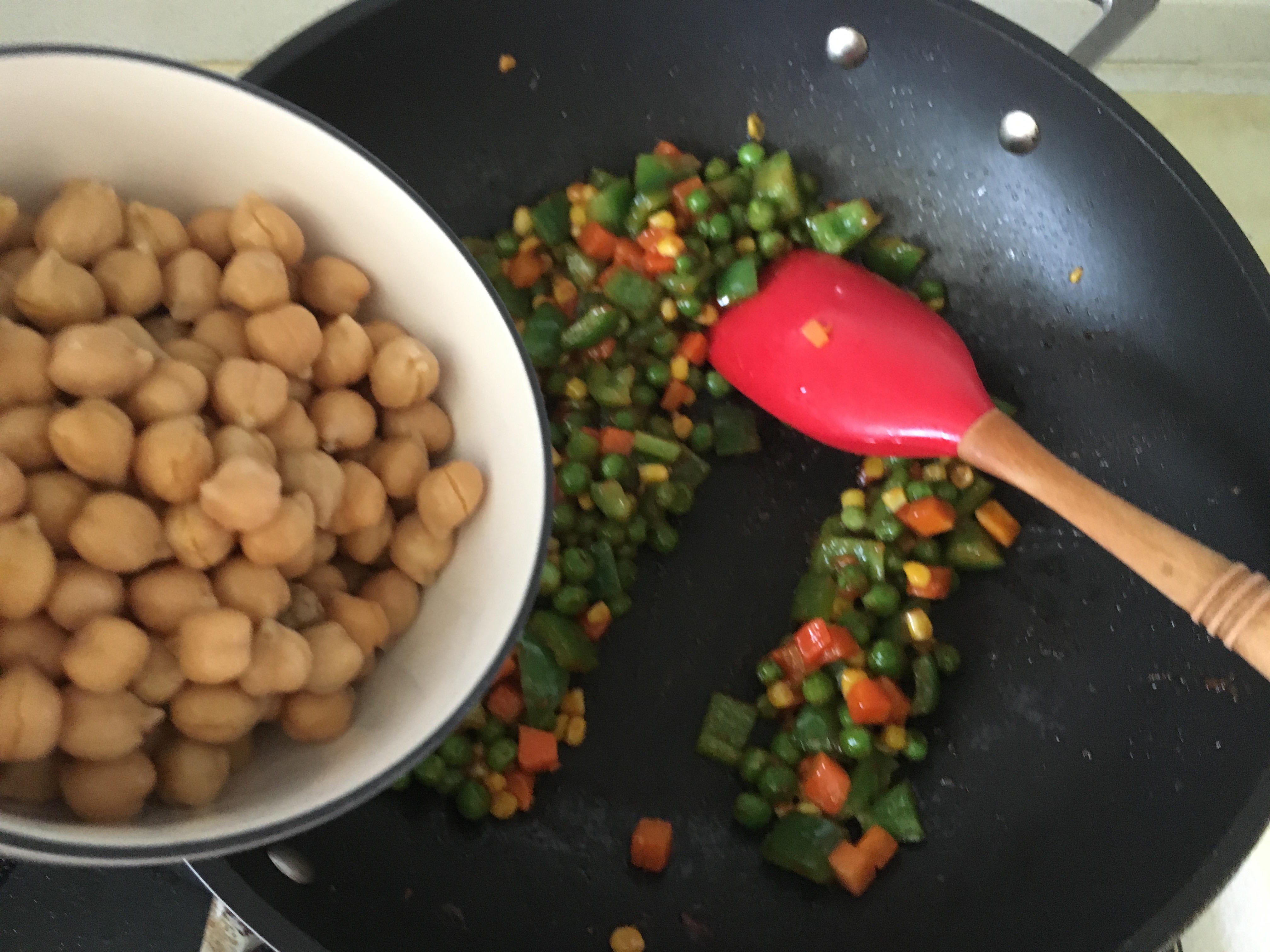 黑椒茄汁雜蔬炒鷹嘴豆的做法 步骤6