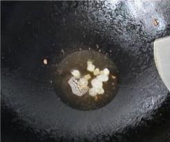 土豆蘑菇燒排骨的做法 步骤7