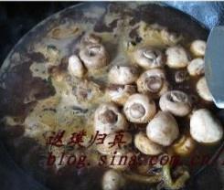 土豆蘑菇燒排骨的做法 步骤11