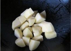土豆蘑菇燒排骨的做法 步骤14