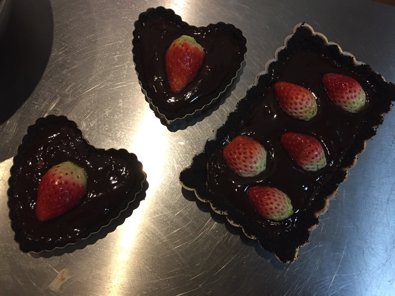 草莓奧利奧巧克力塔~免烤的做法 步骤8