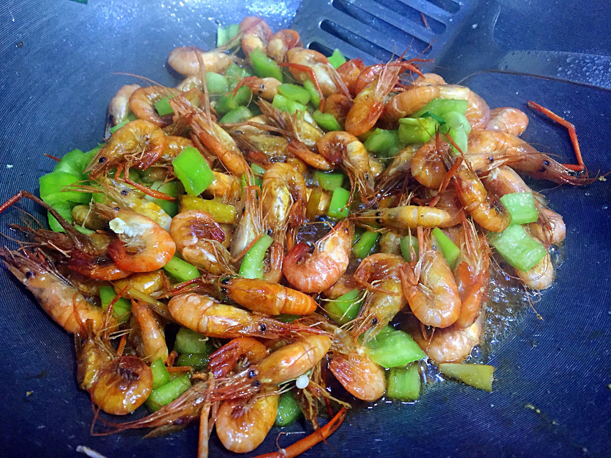 韭菜炒河蝦的做法 步骤5