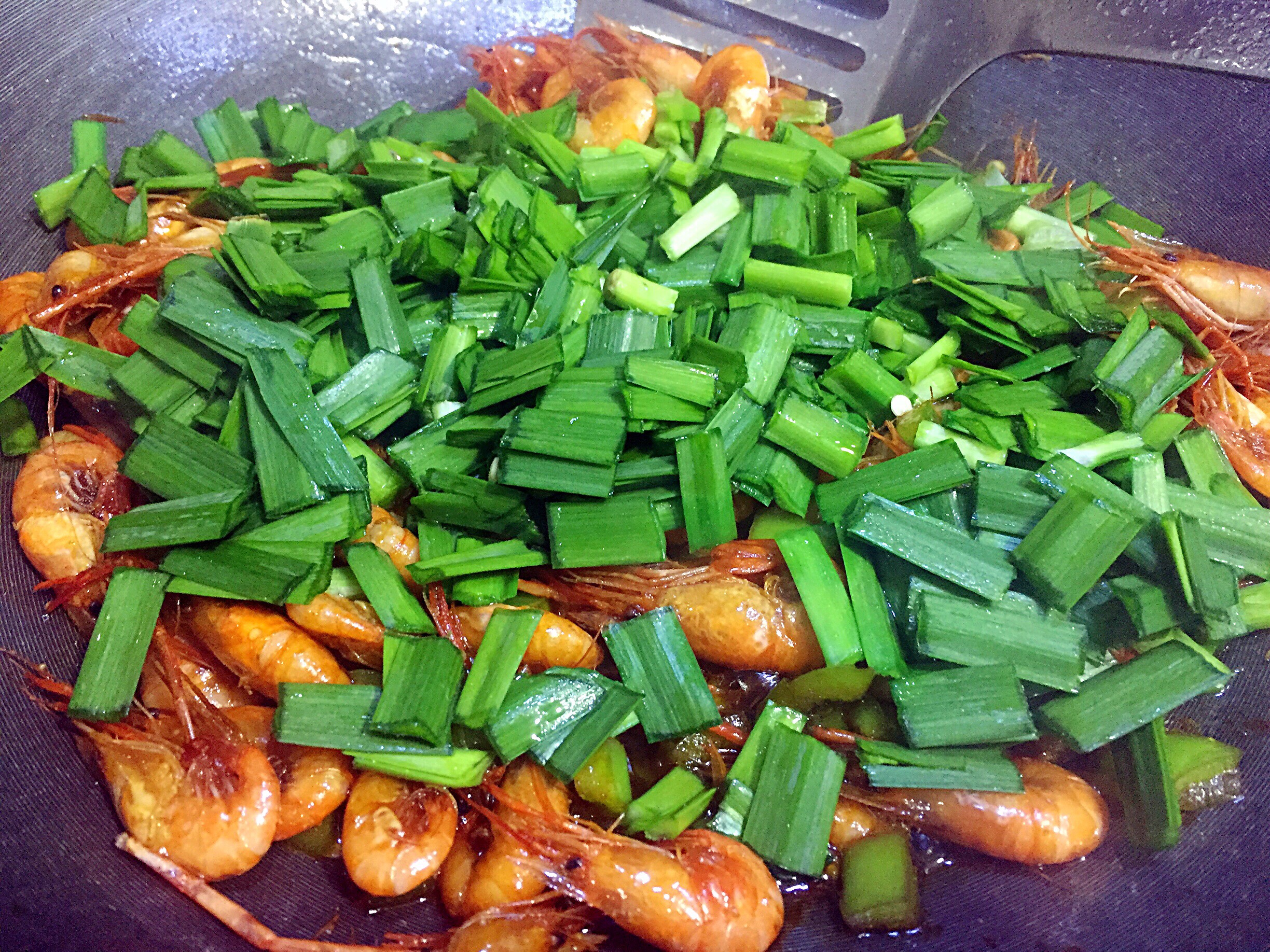 韭菜炒河蝦的做法 步骤6