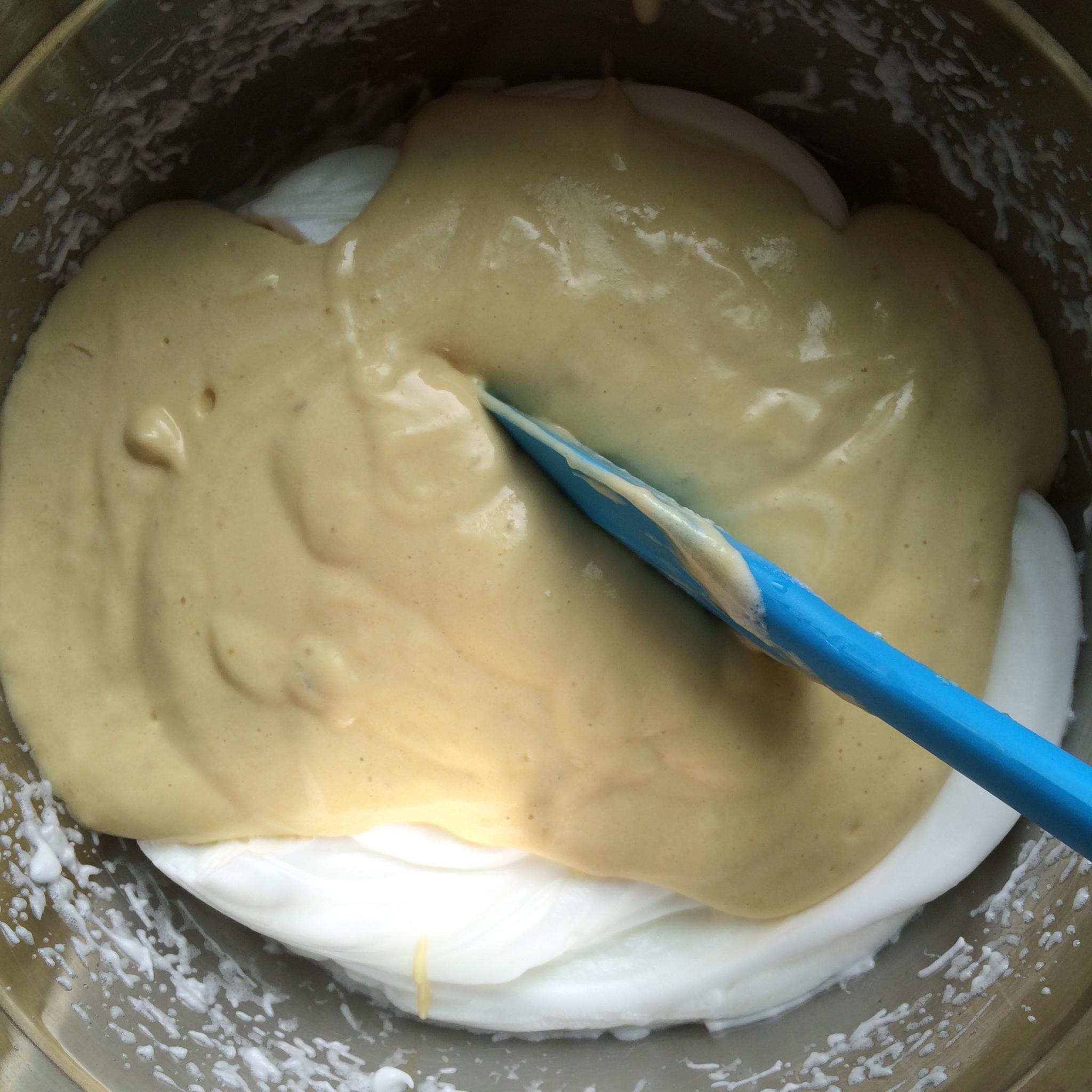 低糖少油椰漿香芋戚風蛋糕的做法 步骤6