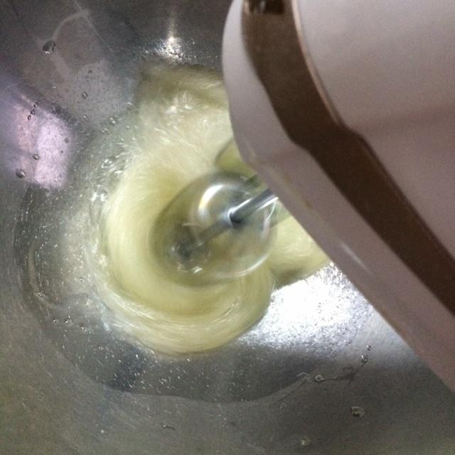 奶油乳酪戚風蛋糕的做法 步骤2