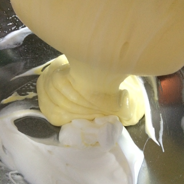 奶油乳酪戚風蛋糕的做法 步骤18