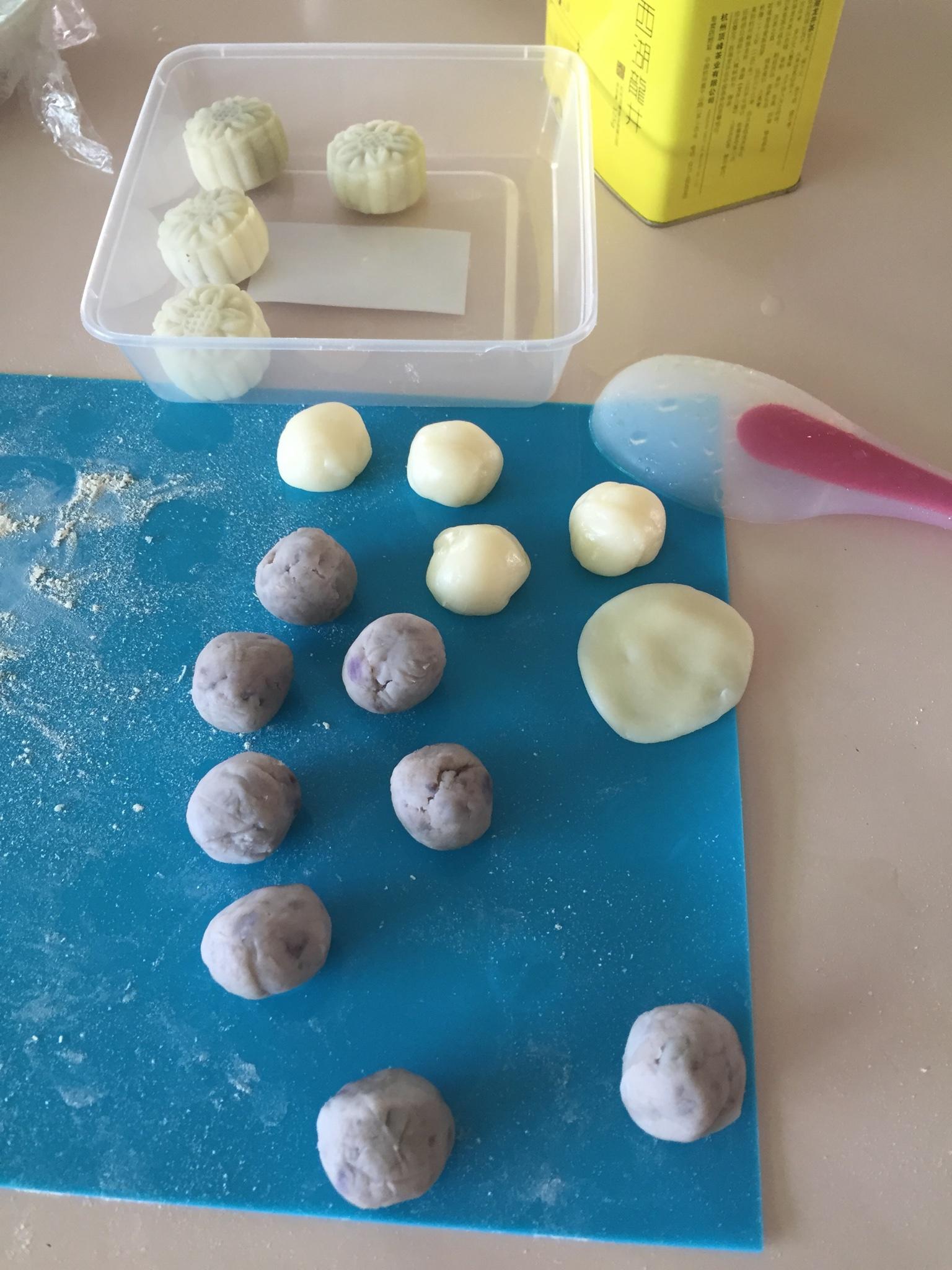 紫薯餡冰皮月餅的做法 步骤7