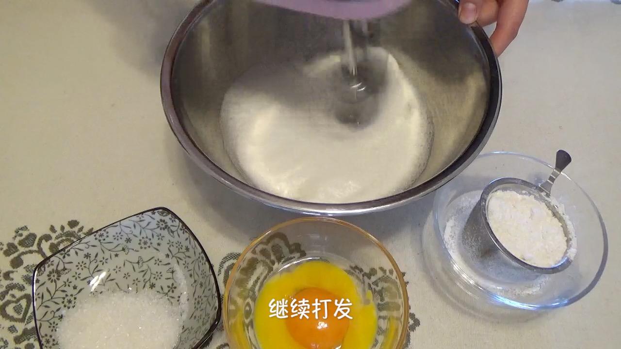 開心果椰漿 慕斯蛋糕（視訊菜譜）的做法 步骤1