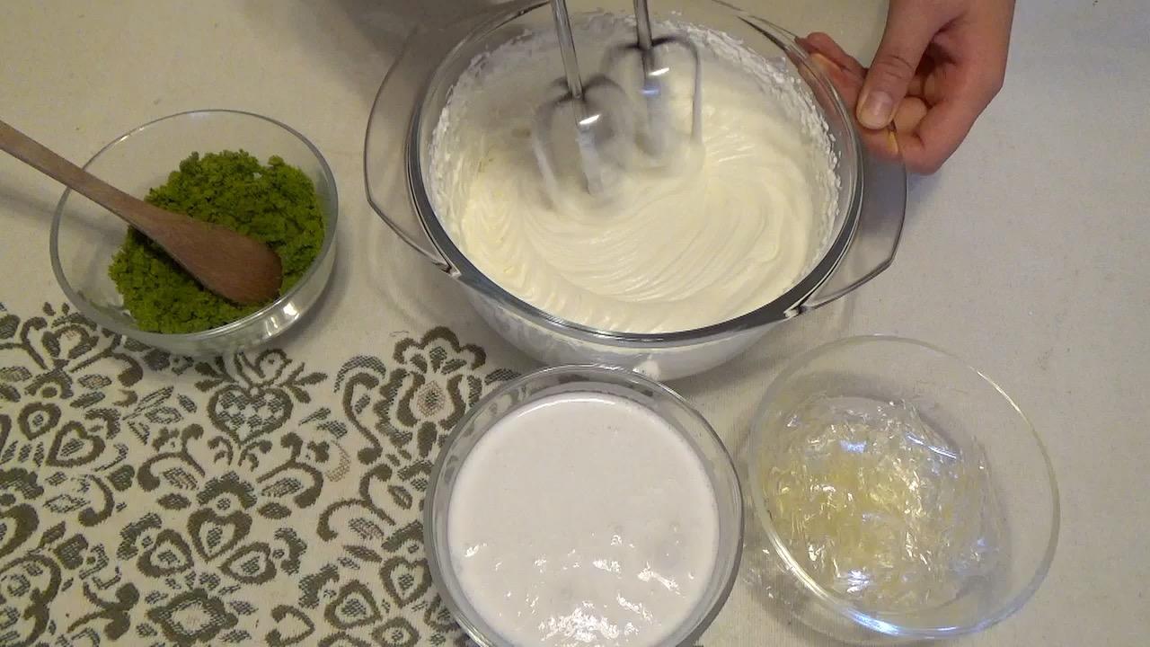 開心果椰漿 慕斯蛋糕（視訊菜譜）的做法 步骤12