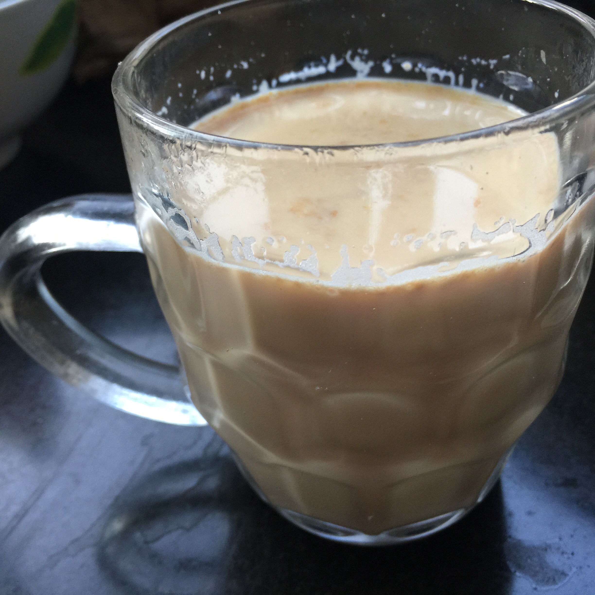 奶茶（立頓茶包版）的做法 步骤3