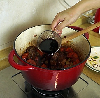 紅酒燉牛肉 Beef Stew的做法 步骤3