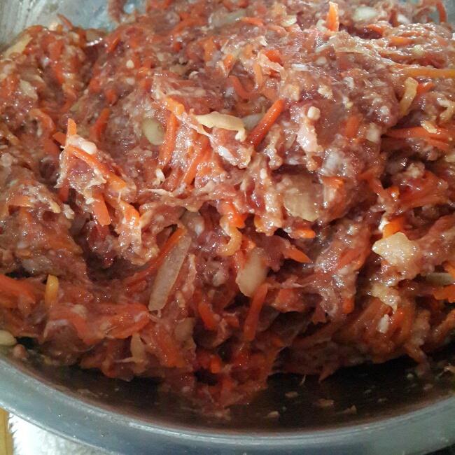 胡蘿蔔牛肉香菜餃子的做法 步骤3
