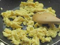 西葫蘆炒雞蛋的做法 步骤3