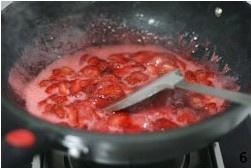 自制草莓果醬的做法 步骤6
