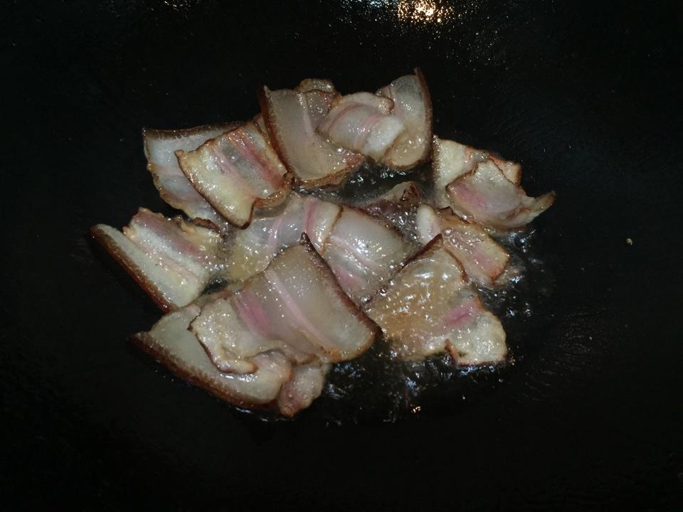 老丁的私房菜-臘肉炒萵筍的做法 步骤5