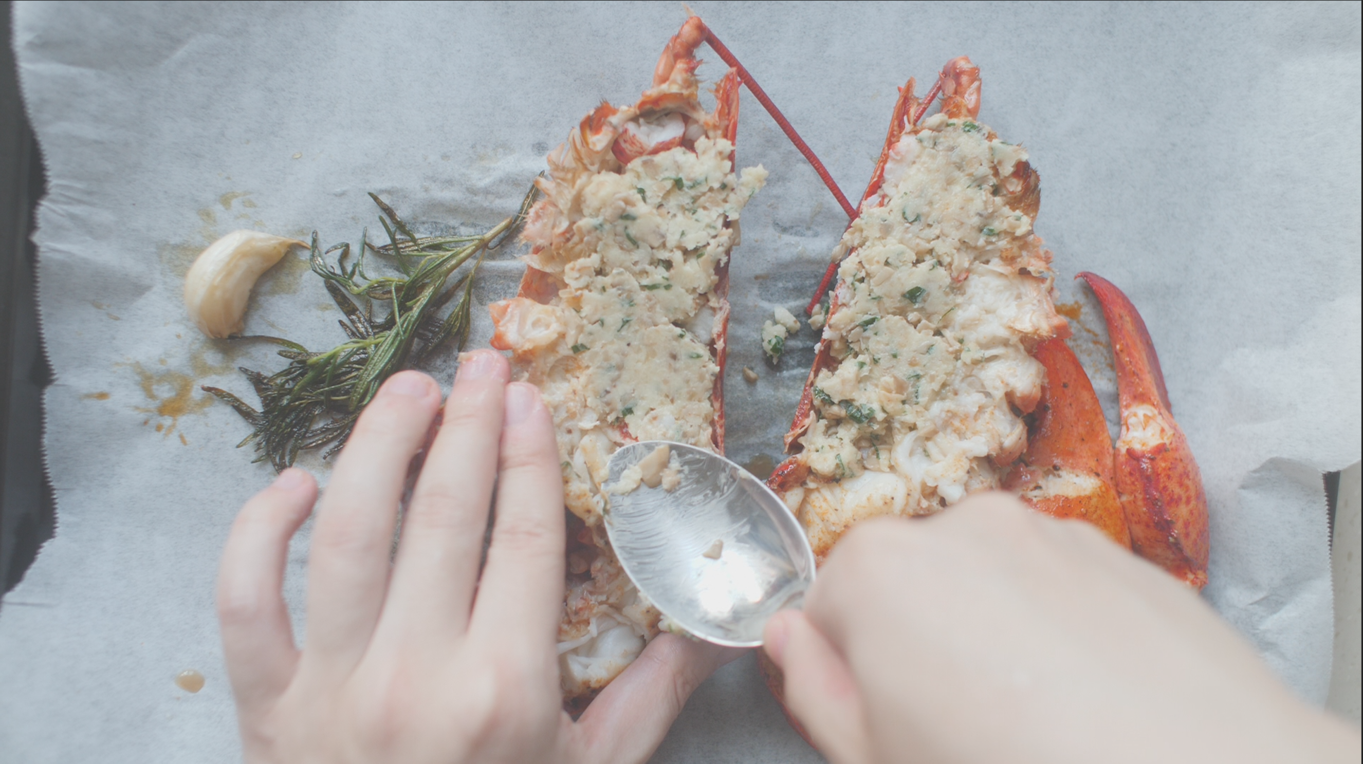 最好吃的龍蝦長啥樣~香煎波士頓龍蝦，芝麻菜沙拉，黃油蘑菇填餡的做法 步骤9