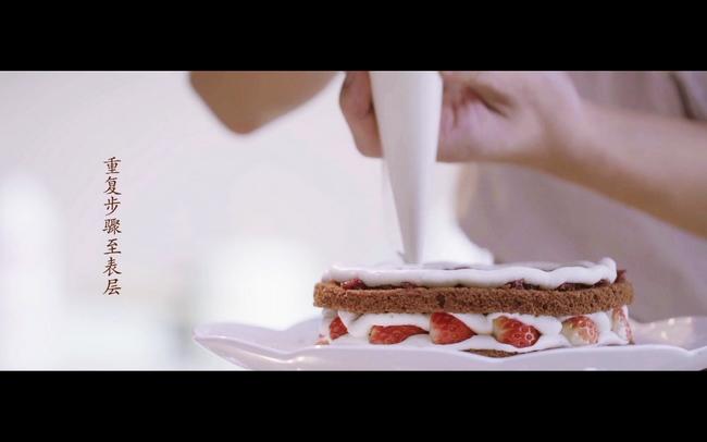 草莓玫瑰裸蛋糕（圖文+視訊）的做法 步骤18