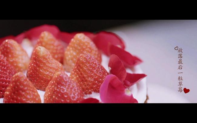 草莓玫瑰裸蛋糕（圖文+視訊）的做法 步骤21