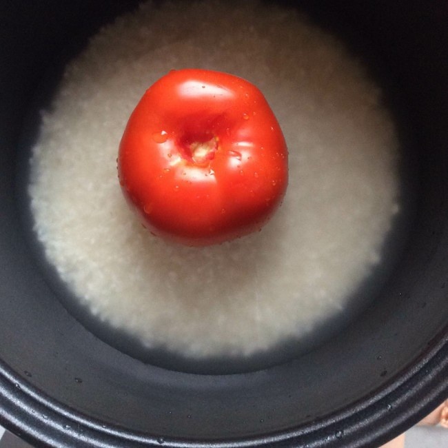 一整個西紅柿飯~的做法 步骤1