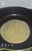 平底鍋脆皮蛋卷的做法 步骤6