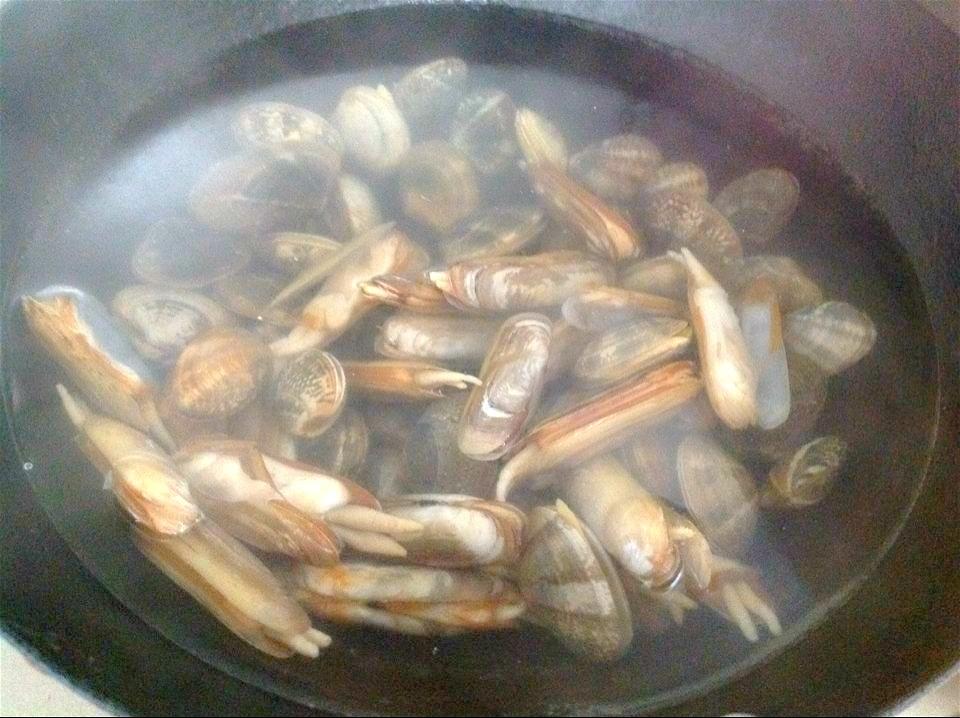 蛤蜊疙瘩湯的做法 步骤1