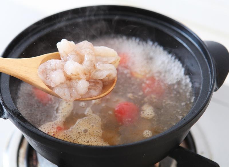 煎蛋白蝦仁湯的做法 步骤4