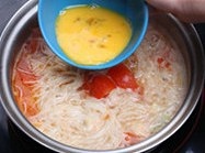 西紅柿雞蛋熱湯麪的做法 步骤13