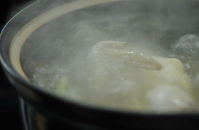 【金字美食廚房】土雞火腿養生煲的做法 步骤4