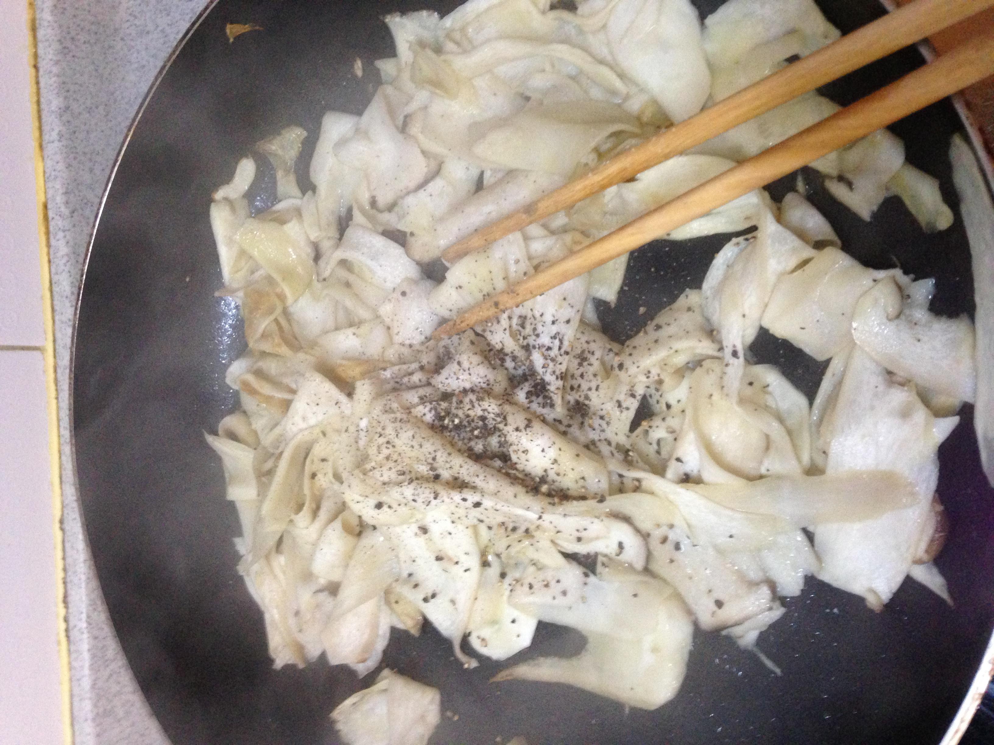 幹煎黑胡椒杏鮑菇的做法 步骤3
