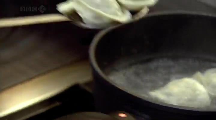 【雷蒙德的】蘑菇餡義大利餃子的做法 步骤10