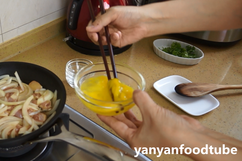 親子飯 Oyakodon的做法 步骤5