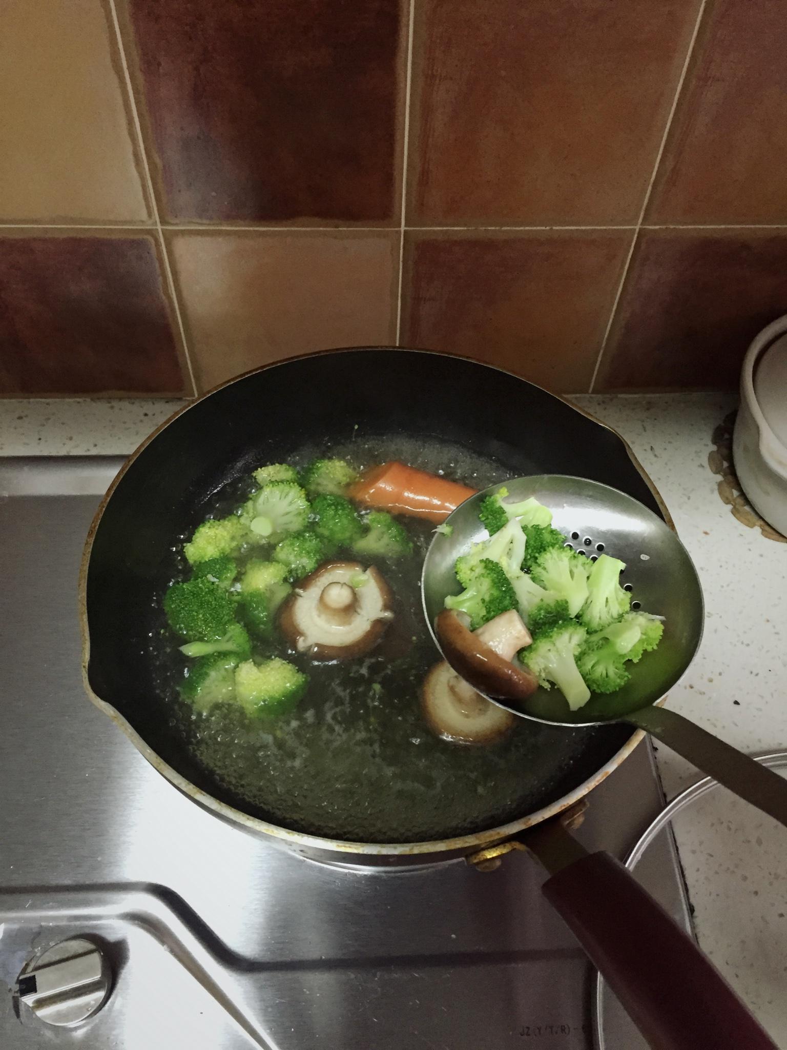 煲仔飯，塔吉鍋版的做法 步骤3